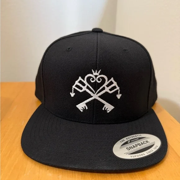 Black Kingdom Hearts Snapback Hat - Picture 1 of 3